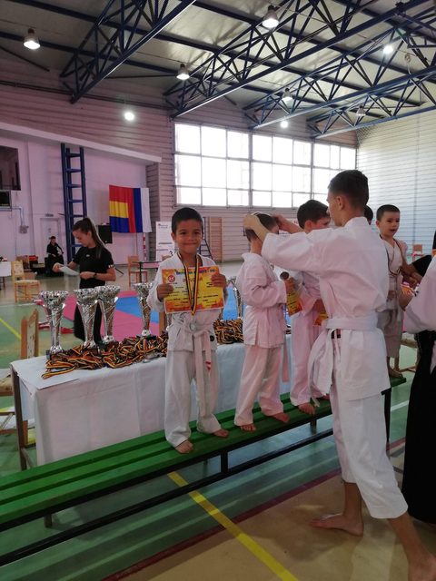 Elevii Senshu Dojo la antrenament